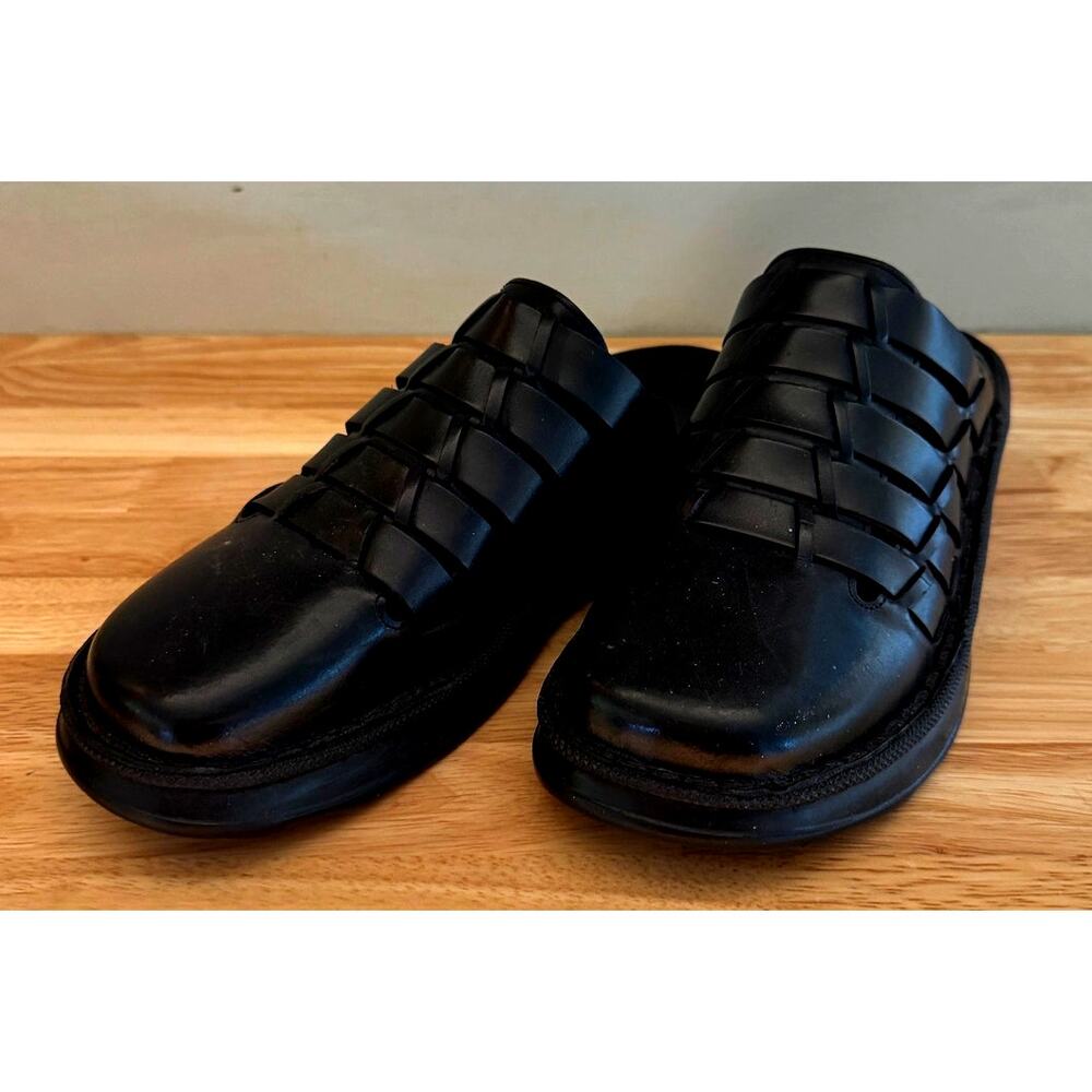 Faded Glory Riley Women's Leather Black Slip-on Sandals Size 8.5 Closed Toe